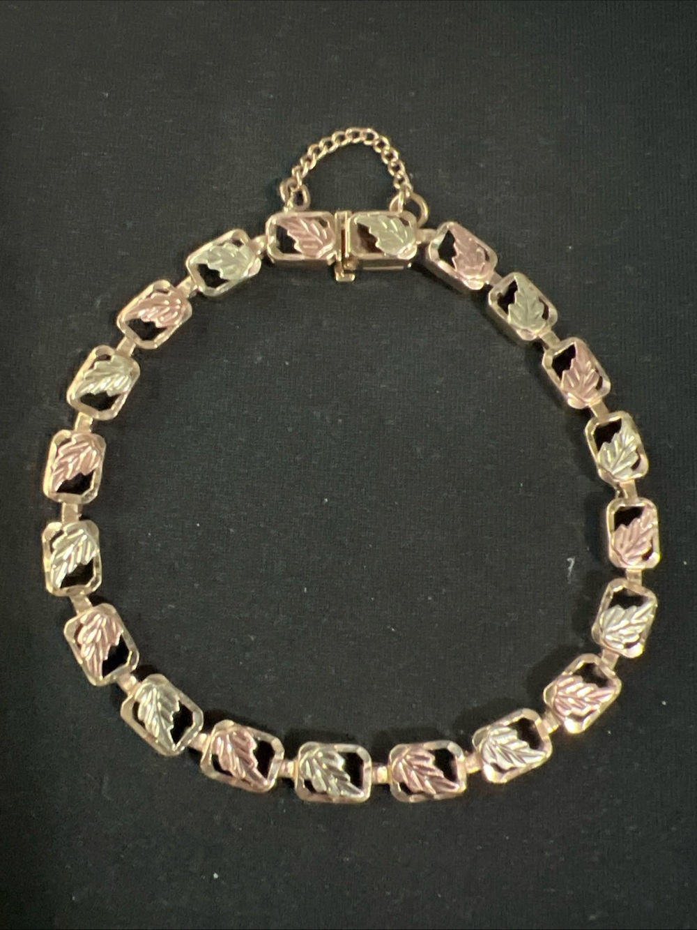 Mt. Rushmore Black Hills Gold 6mm 14k YG Leaf Cut-Out Link Bracelet 15.9 Grams